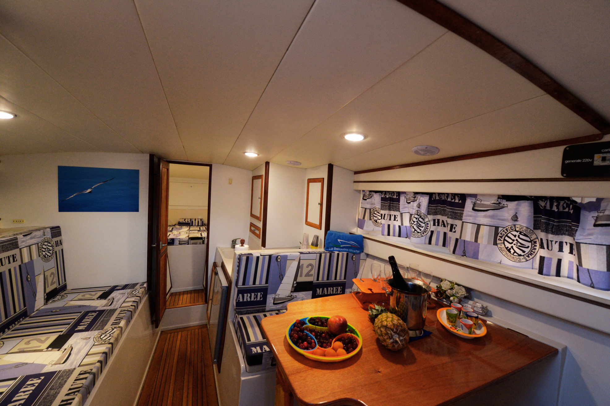 Tornado 38 · FJ · on board